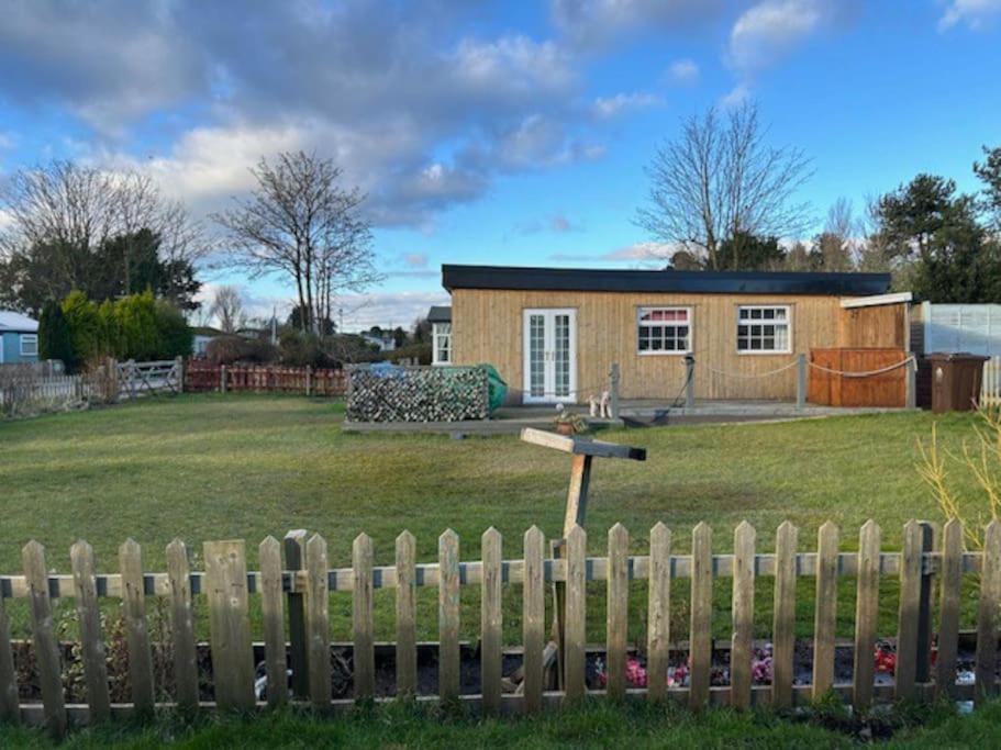 The Chalet By Hip Haus Humberston Exterior photo