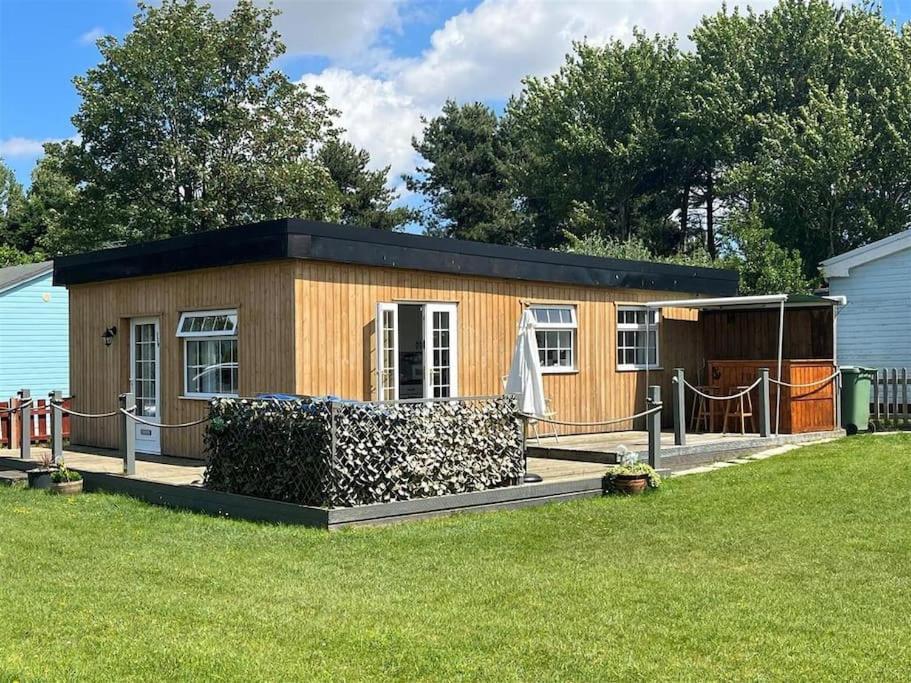 The Chalet By Hip Haus Humberston Exterior photo