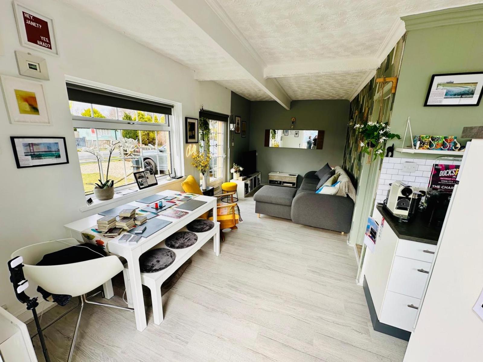 The Chalet By Hip Haus Humberston Exterior photo